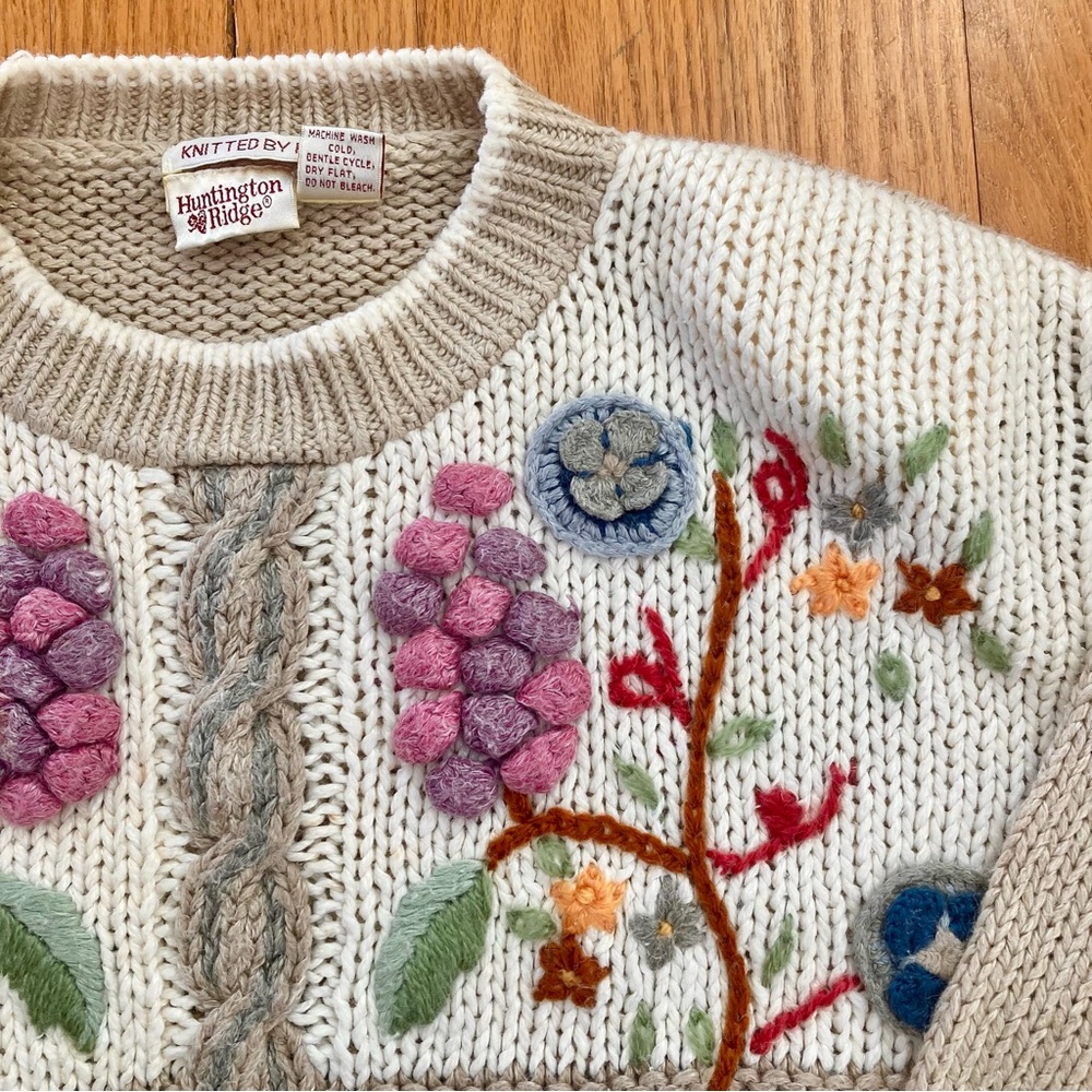Vintage Huntington Ridge Hand-Knit Floral Sweater - Picture 2 of 11